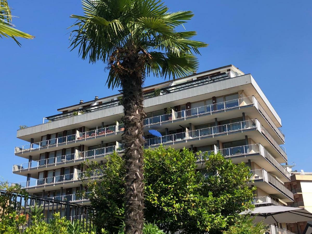 ルイーノAttico Palazzo Di Vetroアパートメント エクステリア 写真